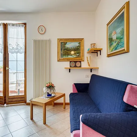 Apartment In Gravedona Near Ski Resorts, Cleaning Included Apartmán